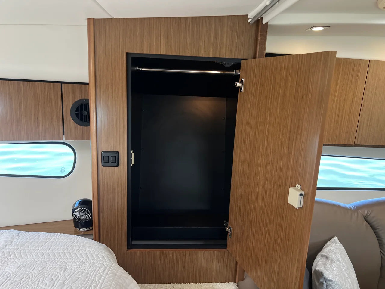 2018 Cruisers Yachts 35 EXPRESS 35.0 feet, Lewisville, TX #43