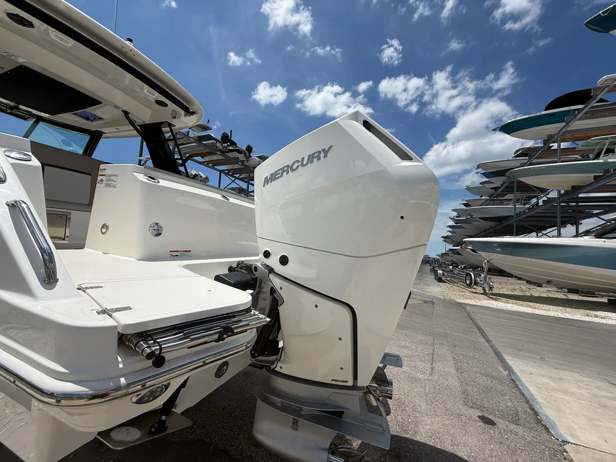 2025 Boston Whaler 330 Vantage 33.0 feet, Sarasota, FL #35
