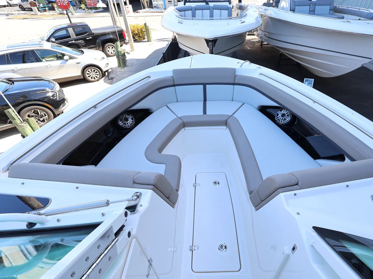 2026 Boston Whaler 330 Vantage 33.0 feet, Naples, Florida #37