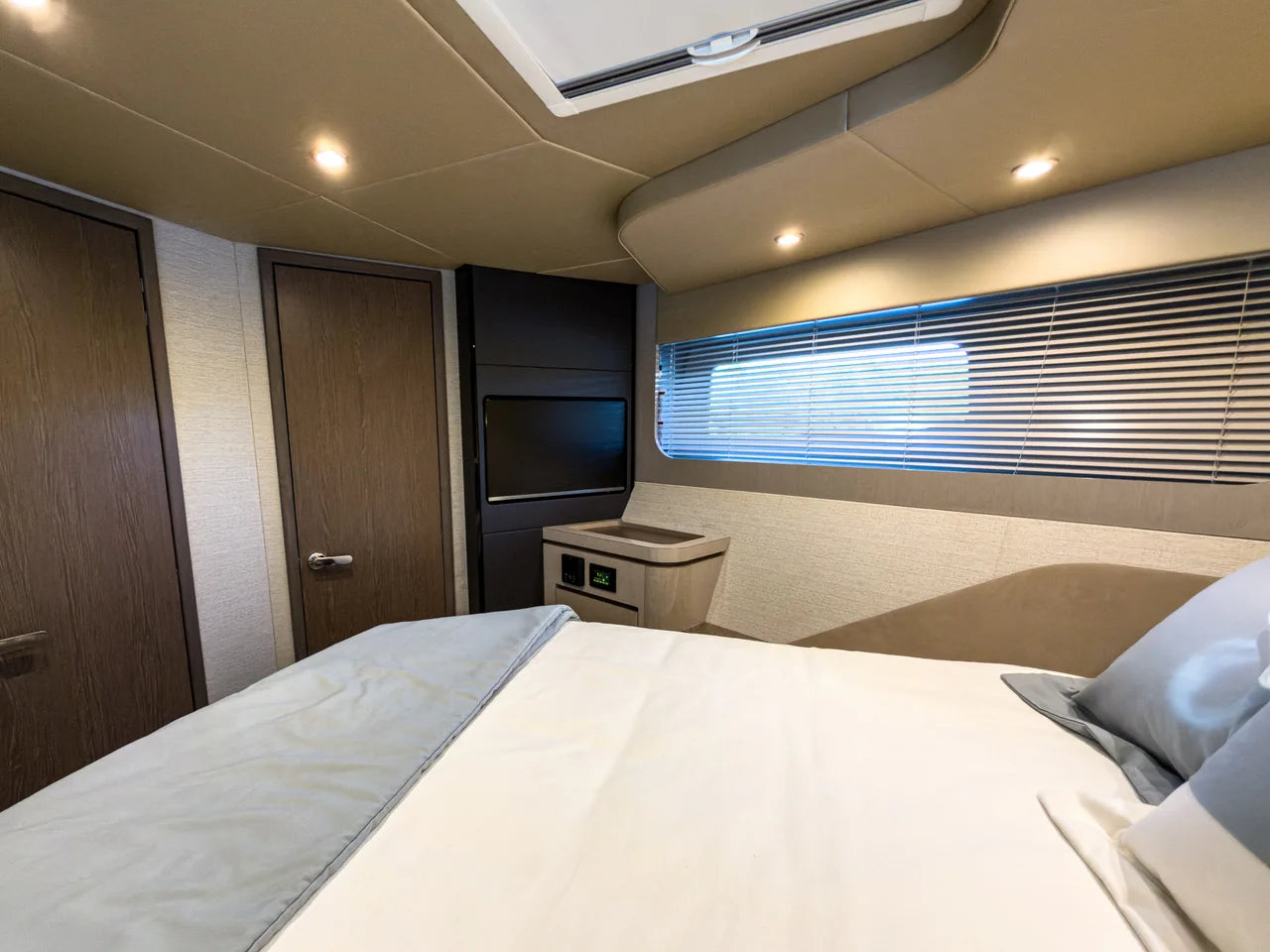 2026 Cruisers Yachts 50 FLY 50.0 feet, Fort Myers, FL #43