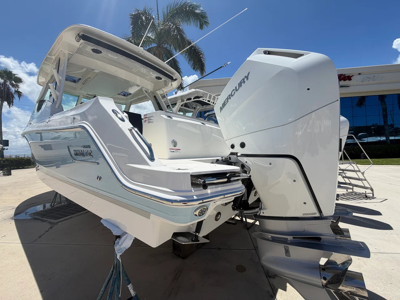 2027 Boston Whaler 330 Vantage 33.0 feet, Stuart, Florida #4