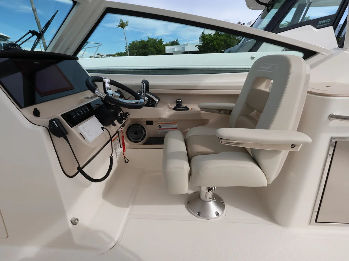 2027 Boston Whaler 280 Vantage 27.0 feet, Naples, Florida #19