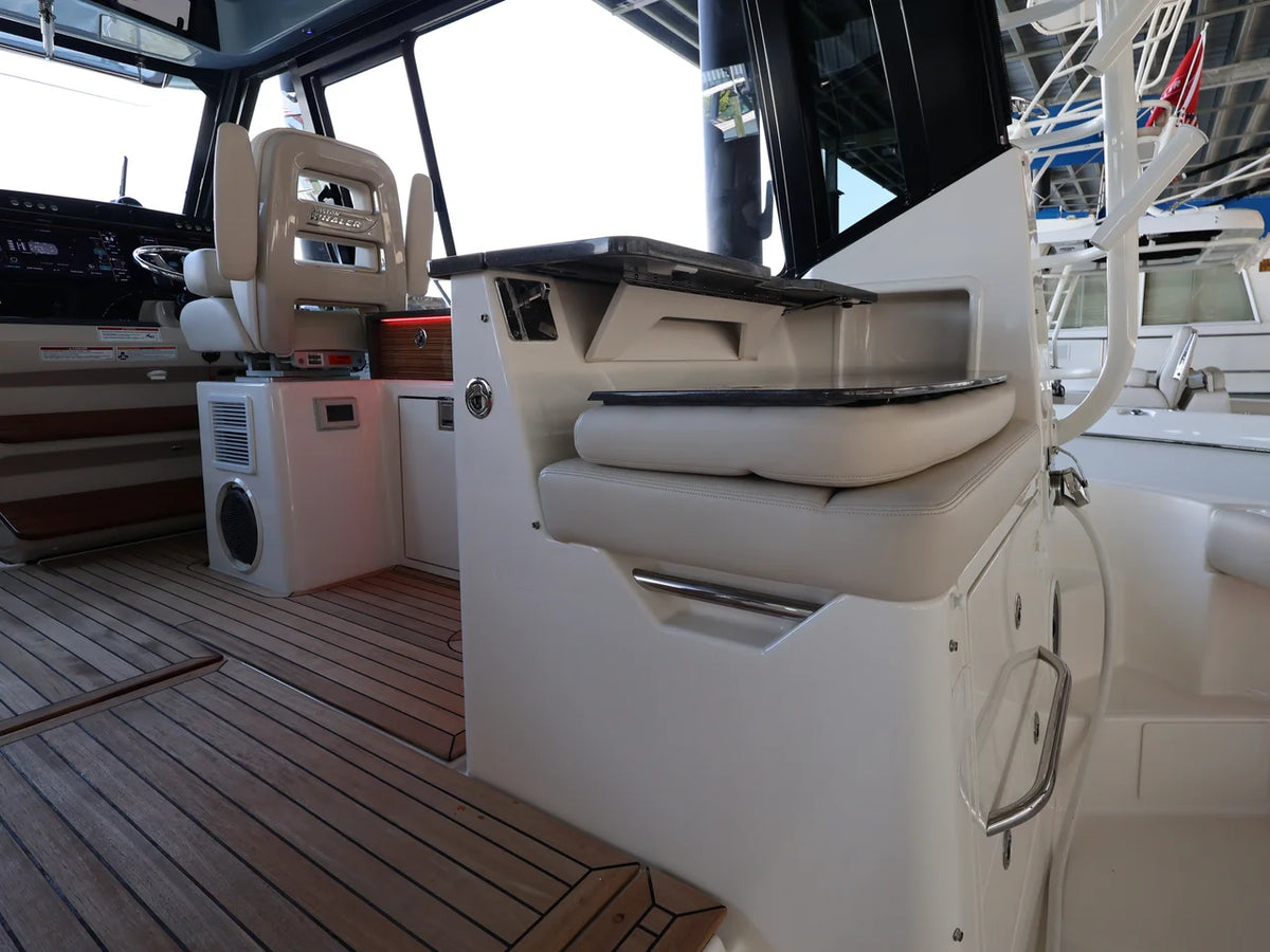 2026 Boston Whaler 405 Conquest 40.0 feet, Naples, Florida #35