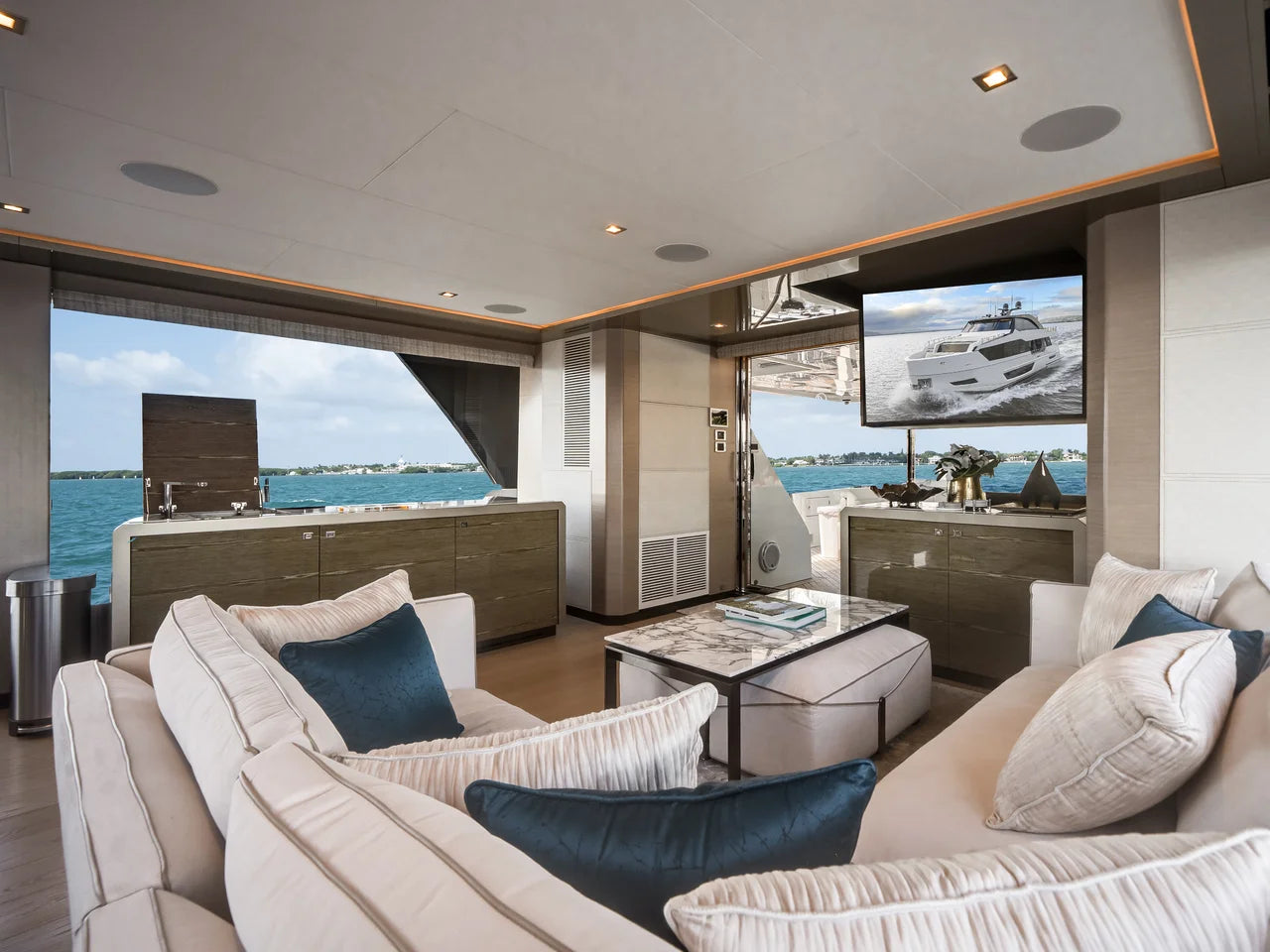 2023 Ocean Alexander 27R 88.0 feet, Ocean Reef, FL #71