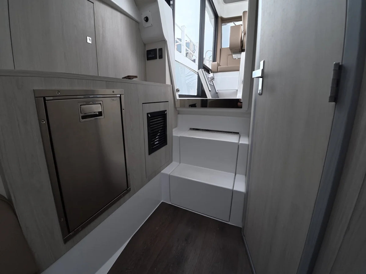 2026 Cruisers Yachts 38 VTR EC 38.0 feet, Somers Point, New Jersey #40