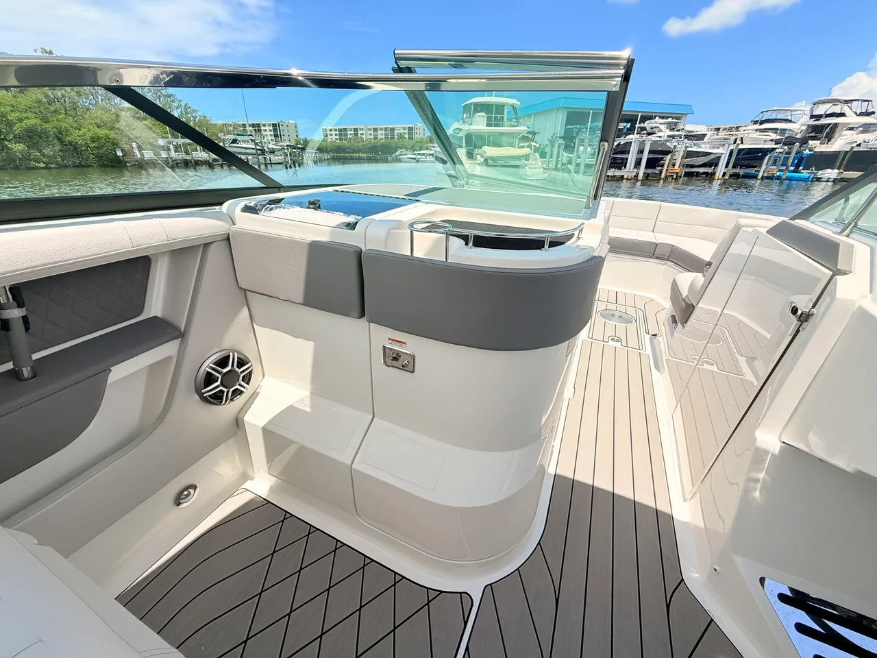 2026 Sea Ray SLX 310 Outboard 31.0 feet, St Petersburg, FL #64