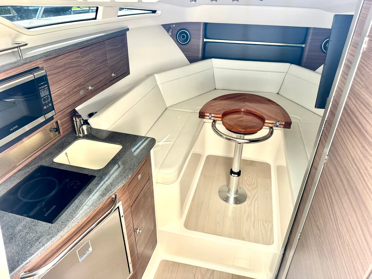 2021 Boston Whaler 325 CONQUEST 32.0 feet, Sarasota, FL #23