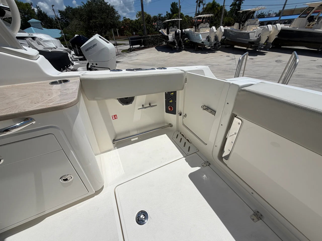 2027 Boston Whaler 240 Vantage 24.0 feet, Stuart, Florida #18