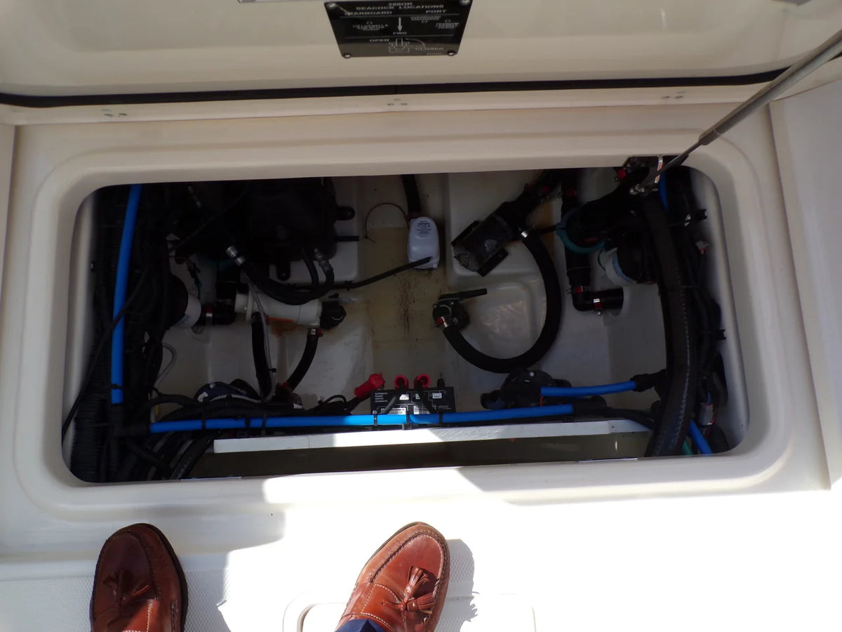 2019 Boston Whaler 250 OUTRAGE 25.0 feet, Naples, FL #25