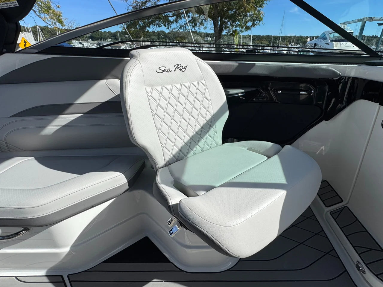 2026 Sea Ray SLX 280 Outboard 28.0 feet, Huntington, NY #16