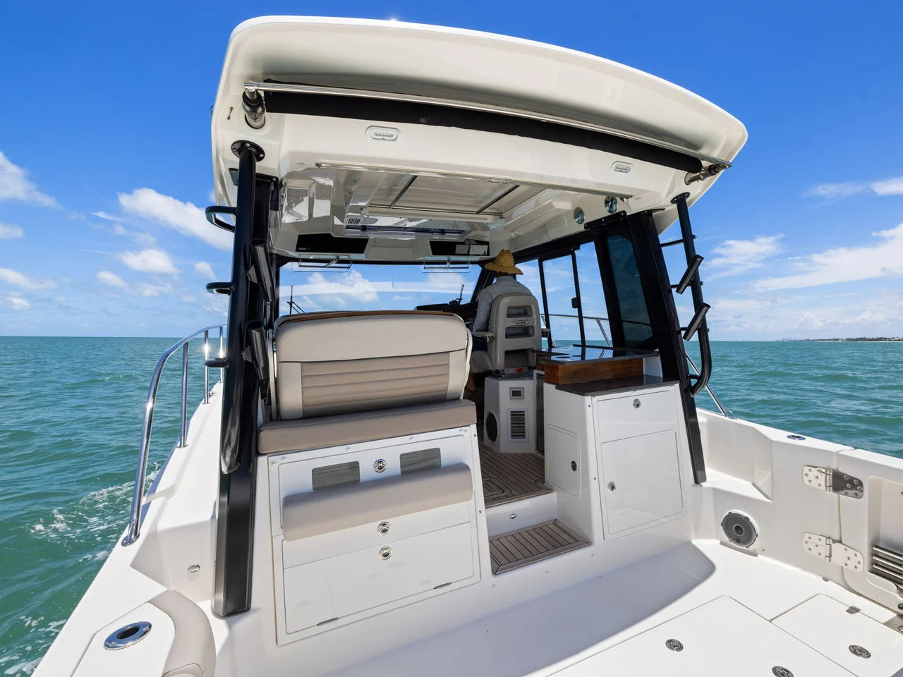 2025 Boston Whaler 365 CONQUEST 36.0 feet, Naples, Florida #26