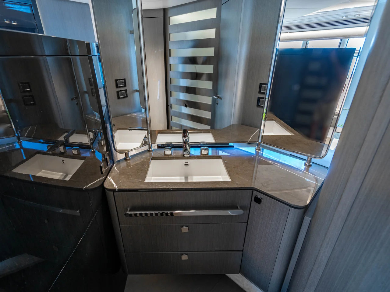 2019 Azimut S7 70.0 feet, West Palm Beach, FL #111