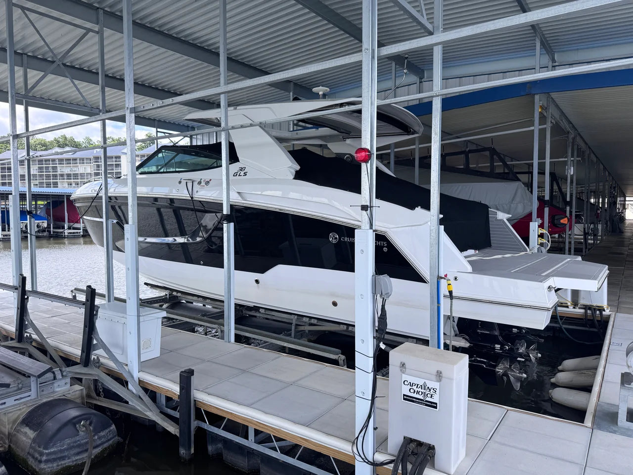 2023 Cruisers Yachts 38 GLS 38.0 feet, Lake Ozark, MO #2