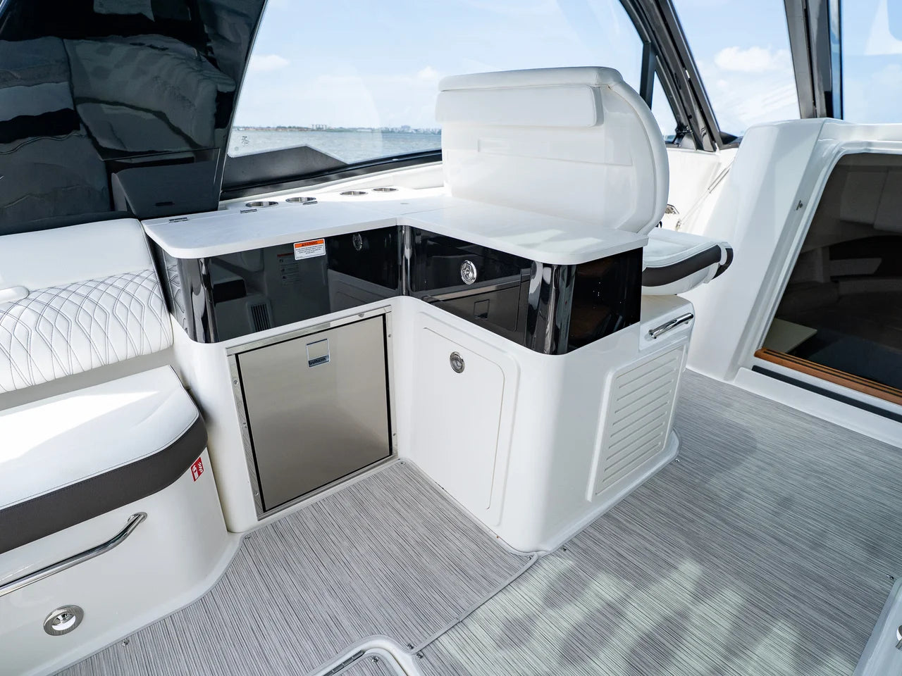 2026 Sea Ray Sundancer 370 Outboard 37.0 feet, Clearwater, Florida #33
