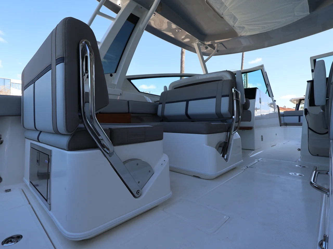 2026 Boston Whaler 330 Vantage 33.0 feet, Naples, Florida #14