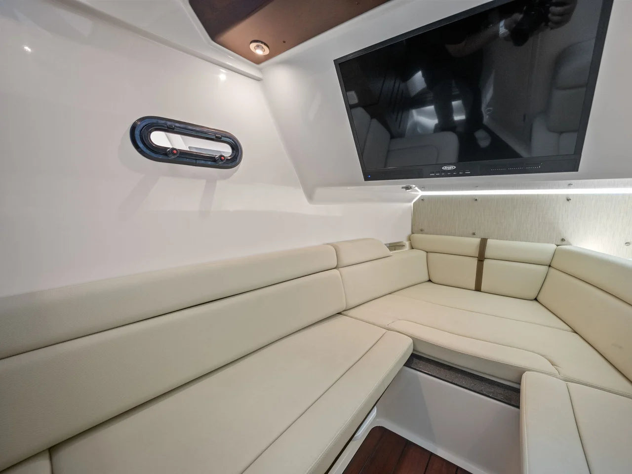 2022 Boston Whaler 350 REALM 35.0 feet, Naples, Florida #35
