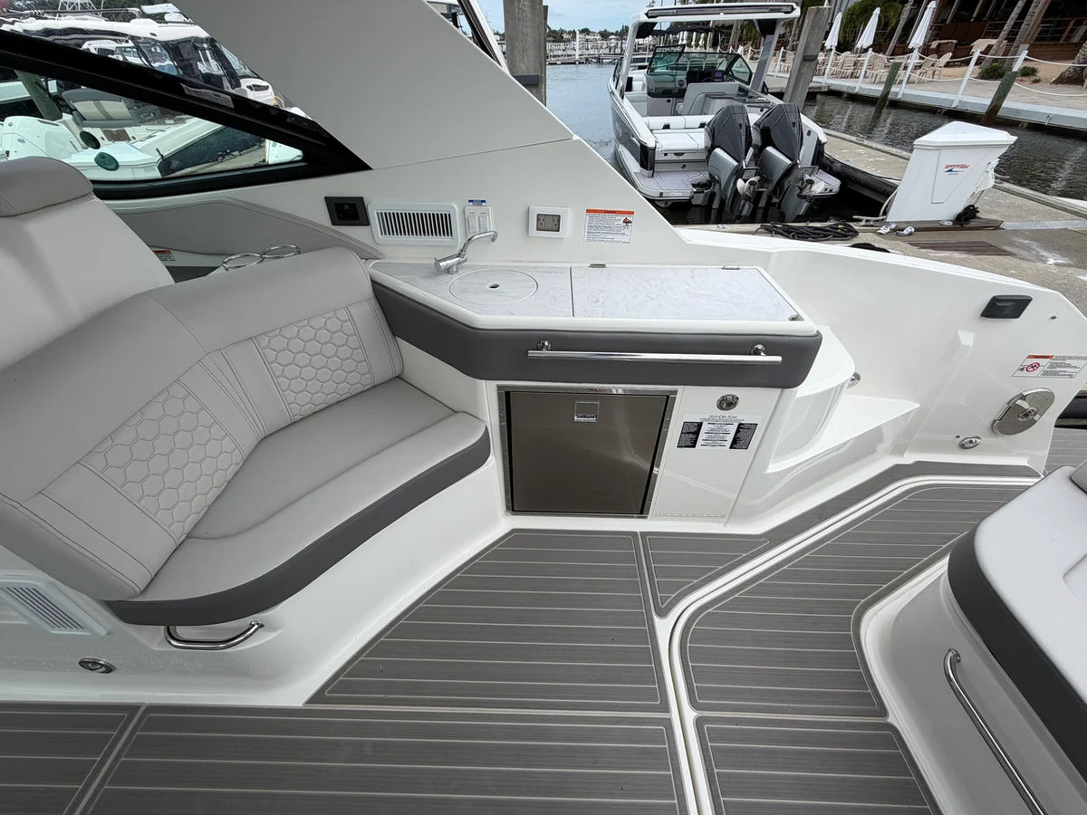 2027 Sea Ray Sundancer 320 Outboard 32.0 feet, Jupiter, Florida #19
