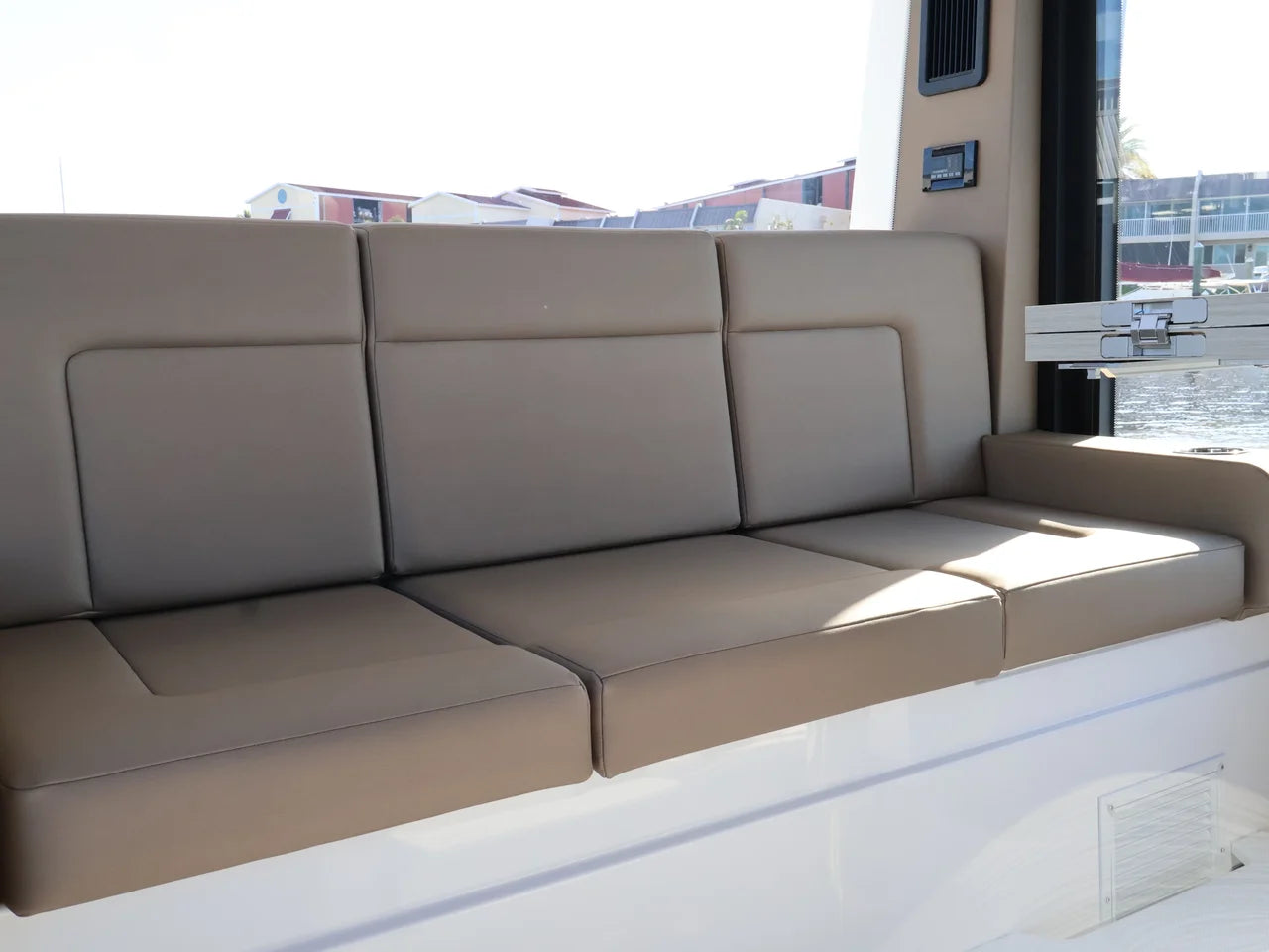 2026 Cruisers Yachts 38 VTR EC 38.0 feet, Naples, Florida #41