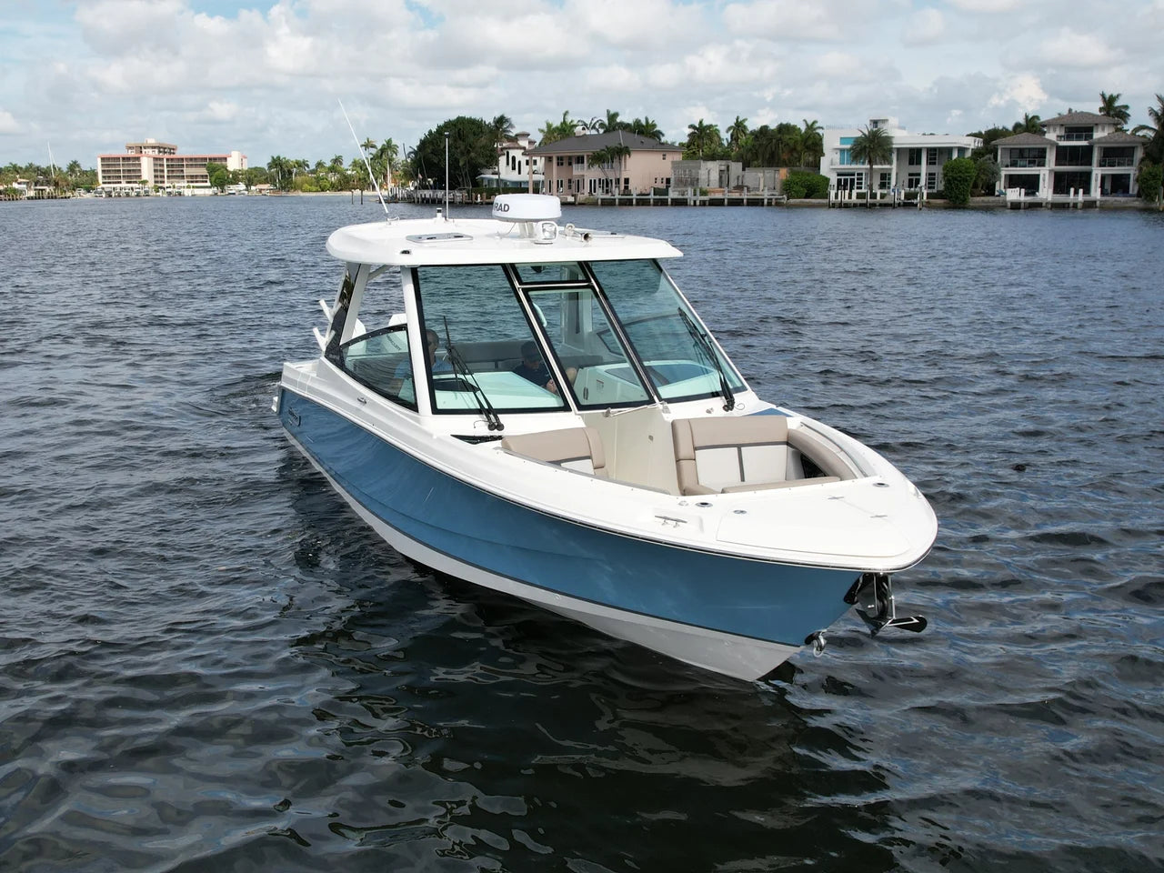 2027 Boston Whaler 330 Vantage 33.0 feet, Pompano Beach, Florida #13