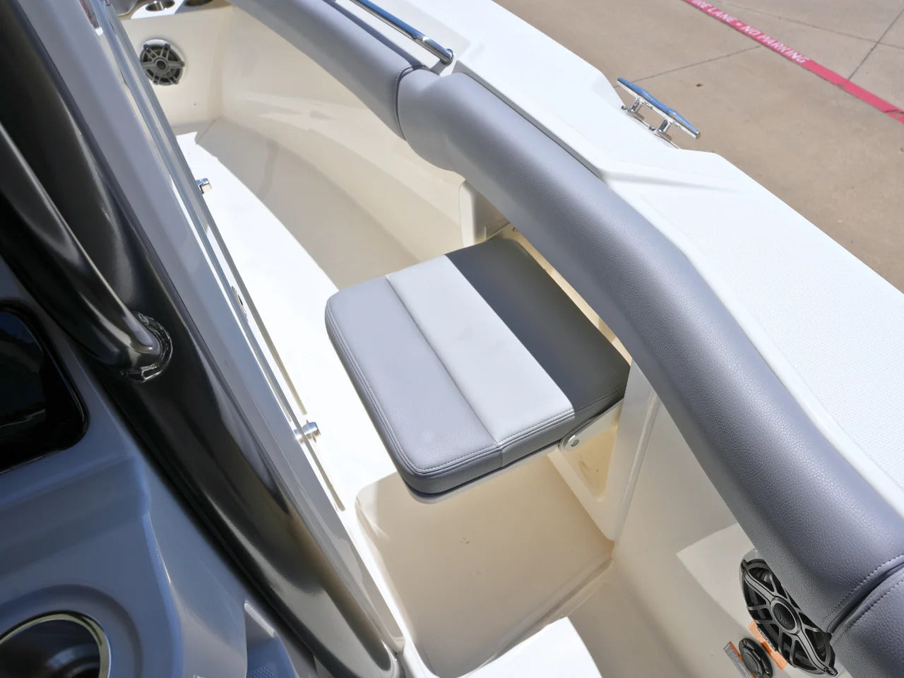 2027 Boston Whaler 250 Outrage 25.0 feet, Lewisville, TX #34