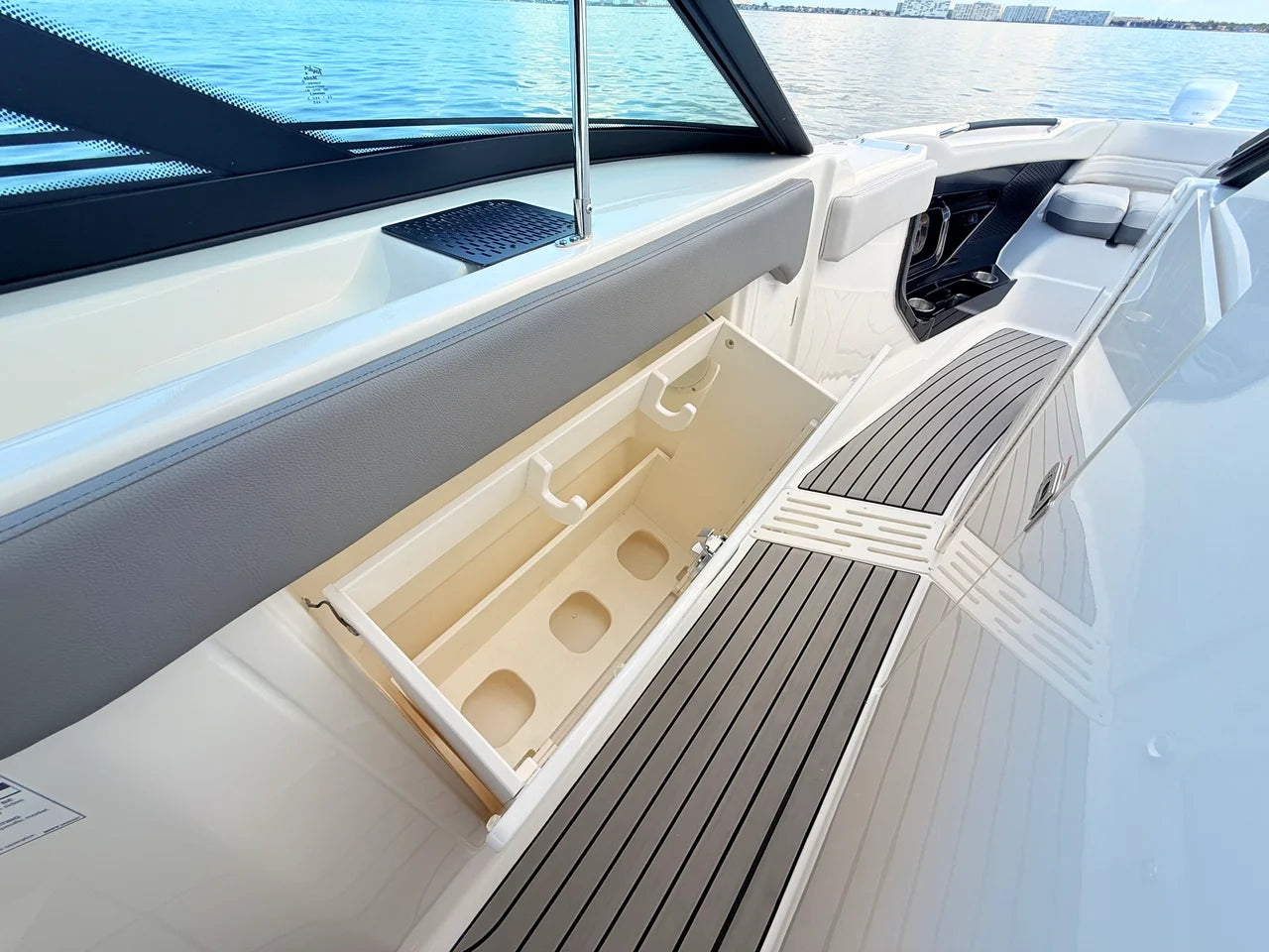 2027 Sea Ray SLX 360 Outboard 36.0 feet, St Petersburg, FL #74