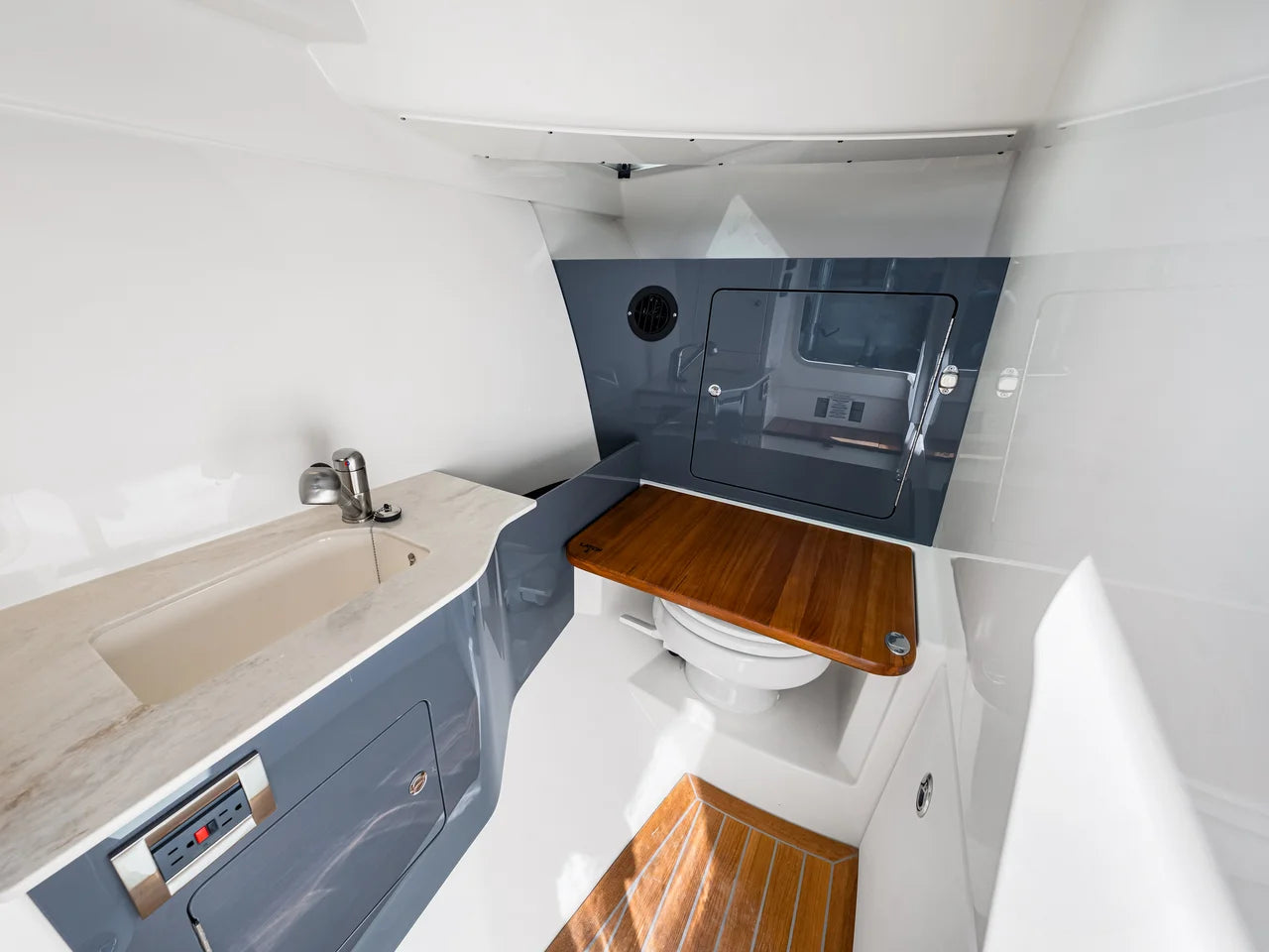 2026 Boston Whaler 330 Vantage 33.0 feet, Sarasota, FL #42