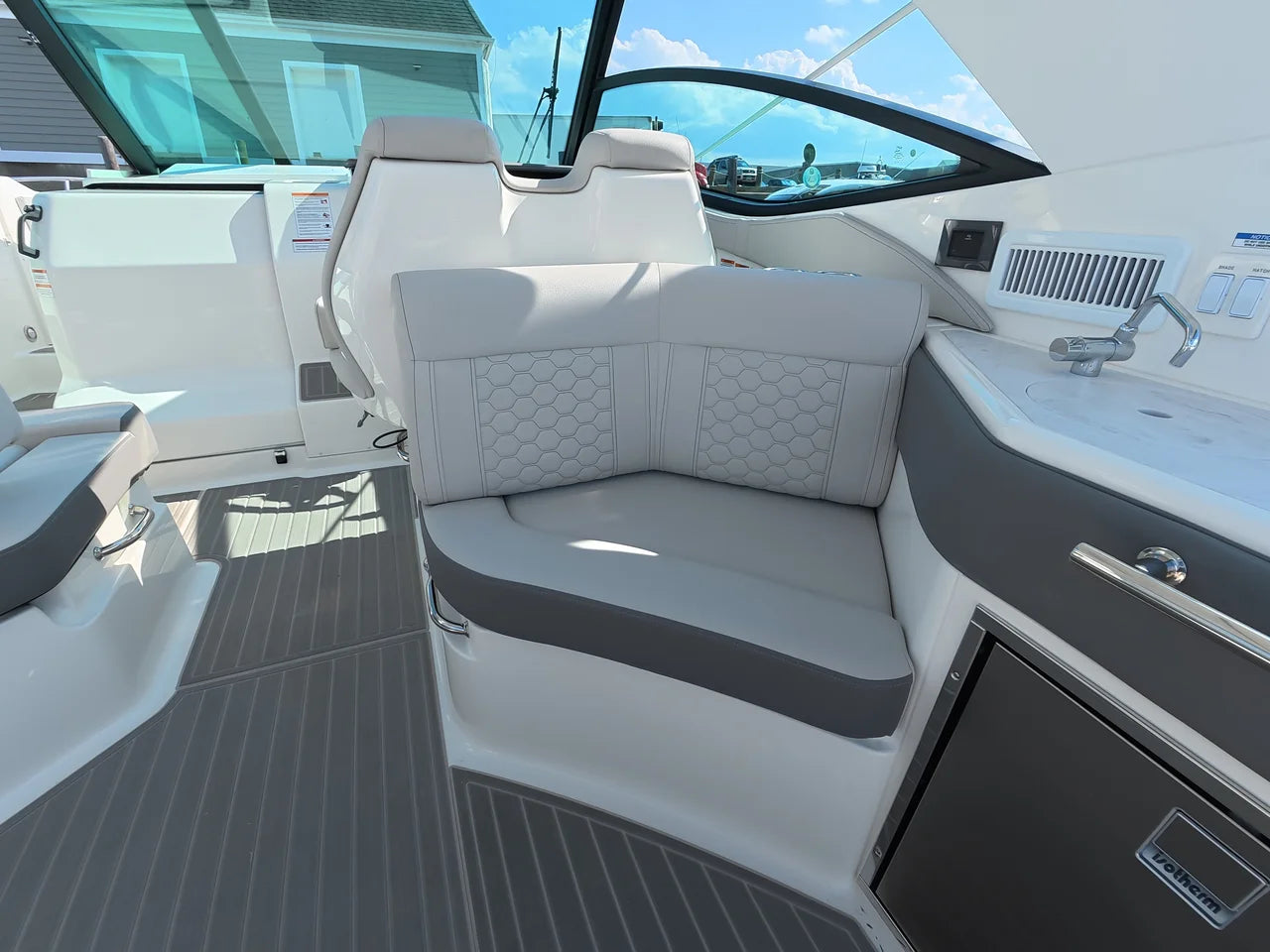 2026 Sea Ray Sundancer 320 Outboard 32.0 feet, Norwalk, Connecticut #15