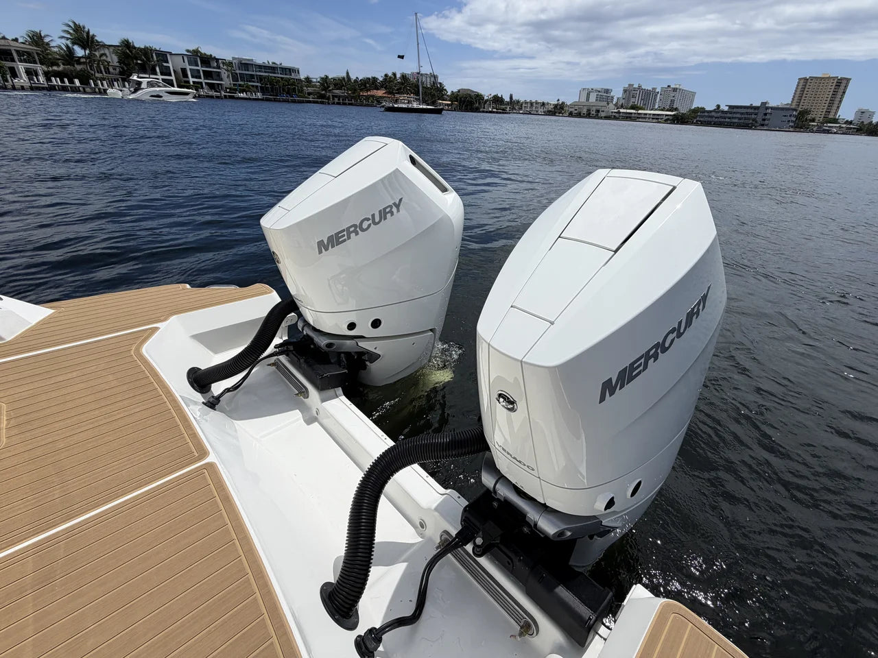 2026 Sea Ray Sundancer 320 Outboard 32.0 feet, Miami, FL #18