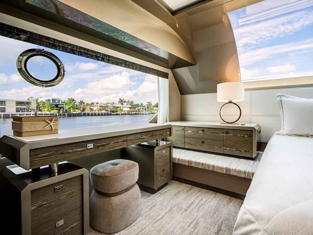 2025 Ocean Alexander 27R 88.0 feet, Fort Lauderdale, FL #46