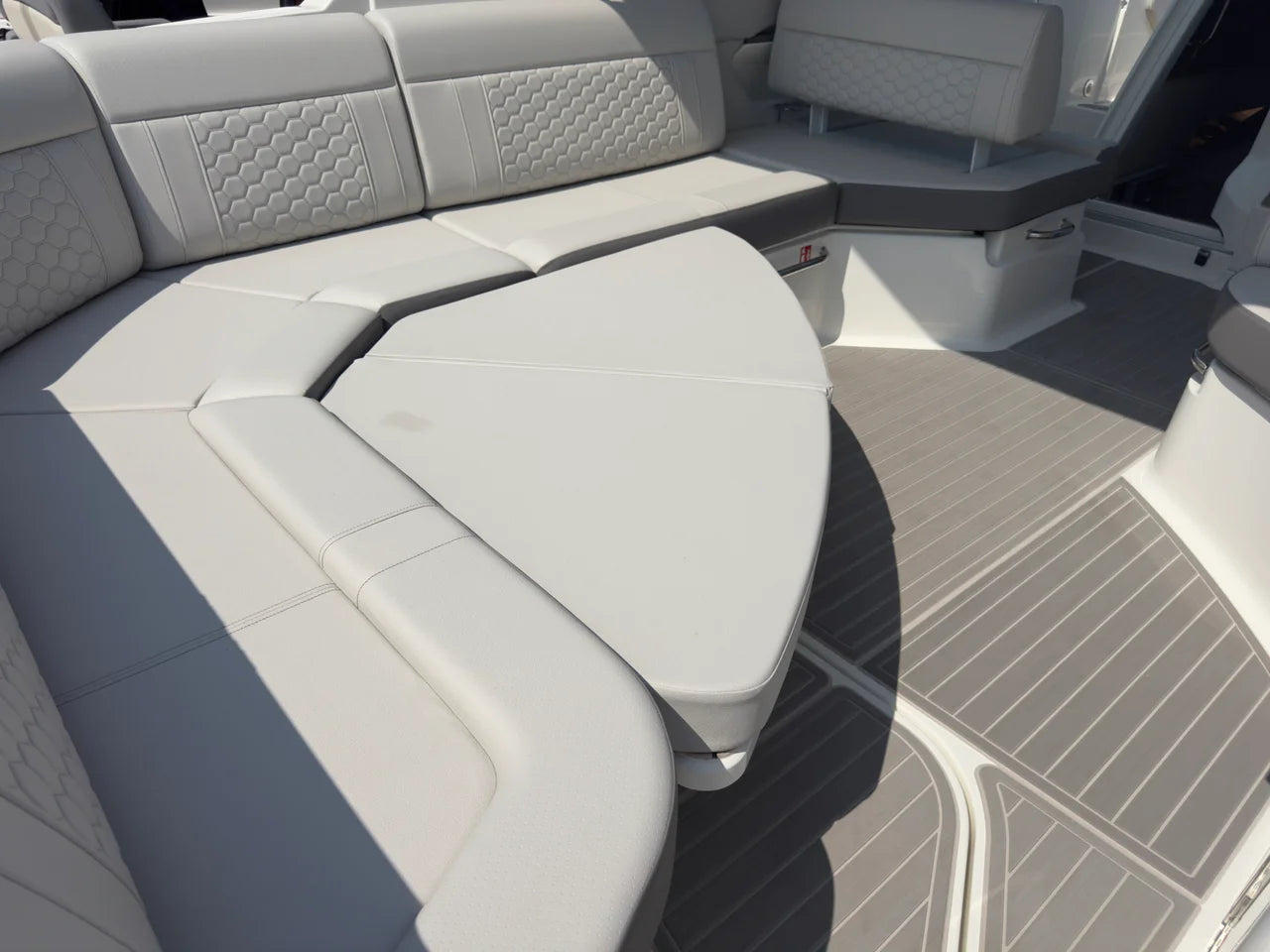 2021 Sea Ray 320 SUNDANCER OB 32.0 feet, Norwalk, Connecticut #47