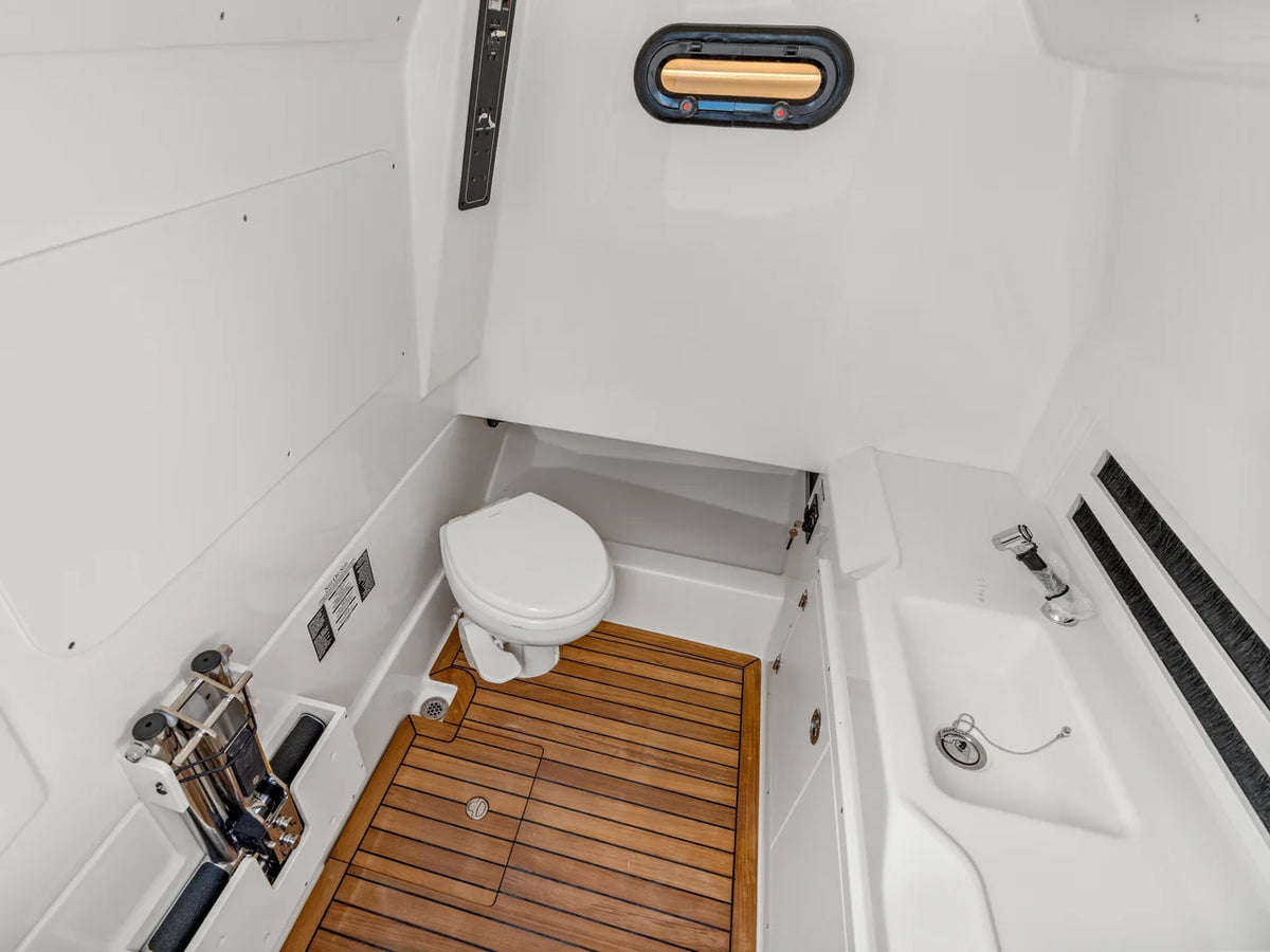 2027 Boston Whaler 330 Outrage 33.0 feet, Danvers, Massachusetts #19