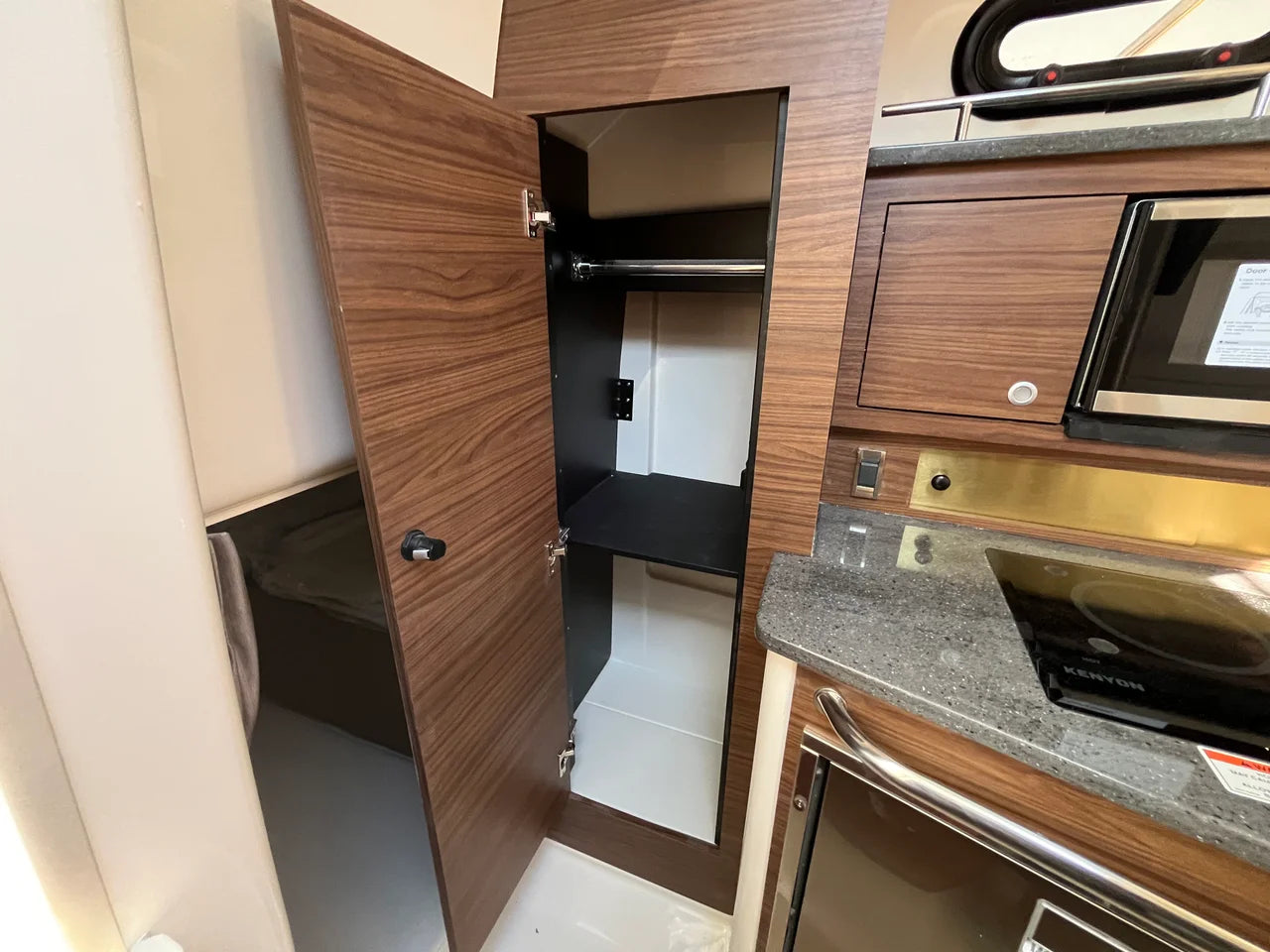 2026 Boston Whaler 325 Conquest 32.0 feet, Westbrook, Connecticut #44