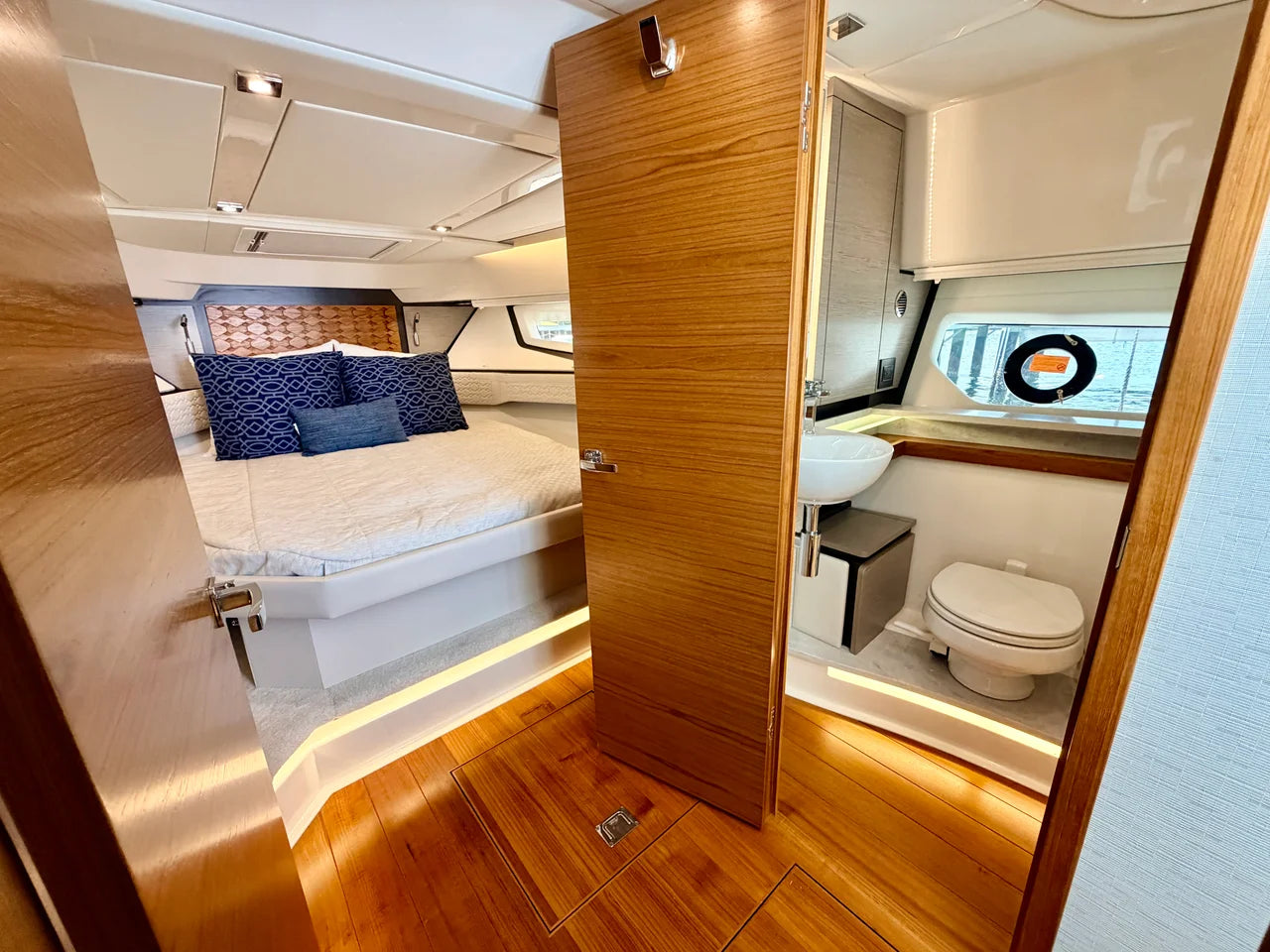 2022 Tiara Yachts 43 LE 43.0 feet, Jupiter, Florida #33