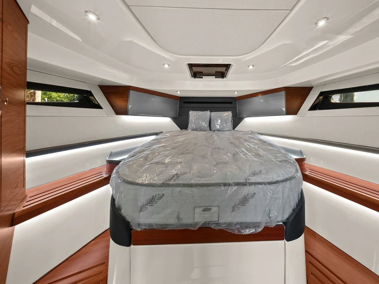 2025 Boston Whaler 405 CONQUEST 41.0 feet, St Petersburg, FL #20