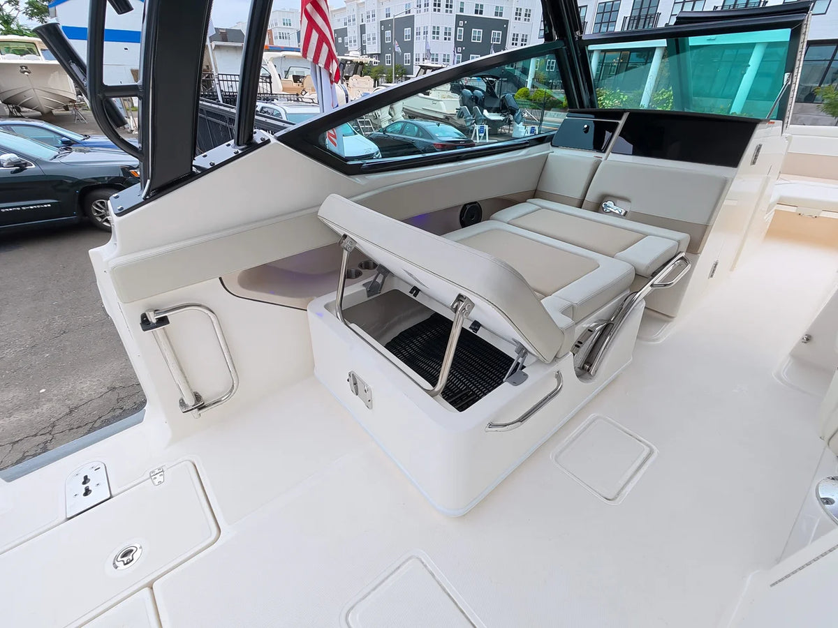 2027 Boston Whaler 280 Vantage 28.0 feet, Norwalk, Connecticut #12