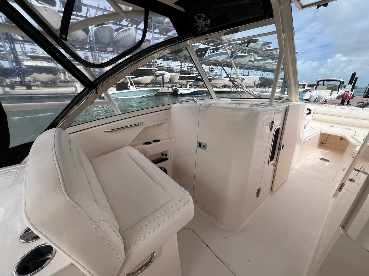 2021 Grady-White 325 FREEDOM 31.0 feet, Sarasota, Florida #31