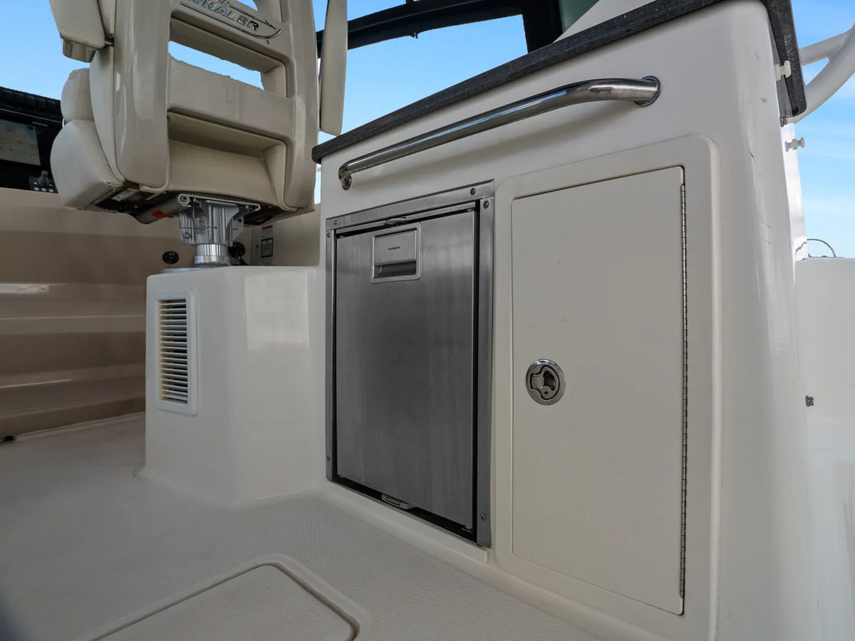 2023 Boston Whaler 325 CONQUEST 32.0 feet, St Petersburg, FL #41