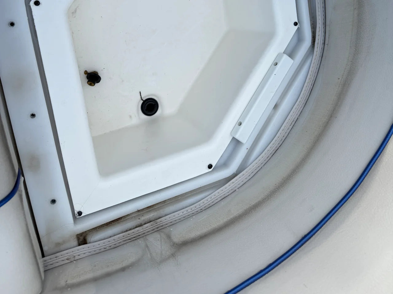 2022 SunCatcher SELECT 322 SS 23.0 feet, Pensacola, Florida #34