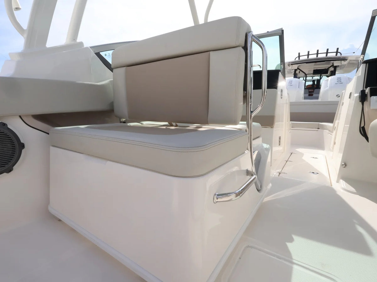 2027 Boston Whaler 240 Vantage 24.0 feet, Naples, Florida #16