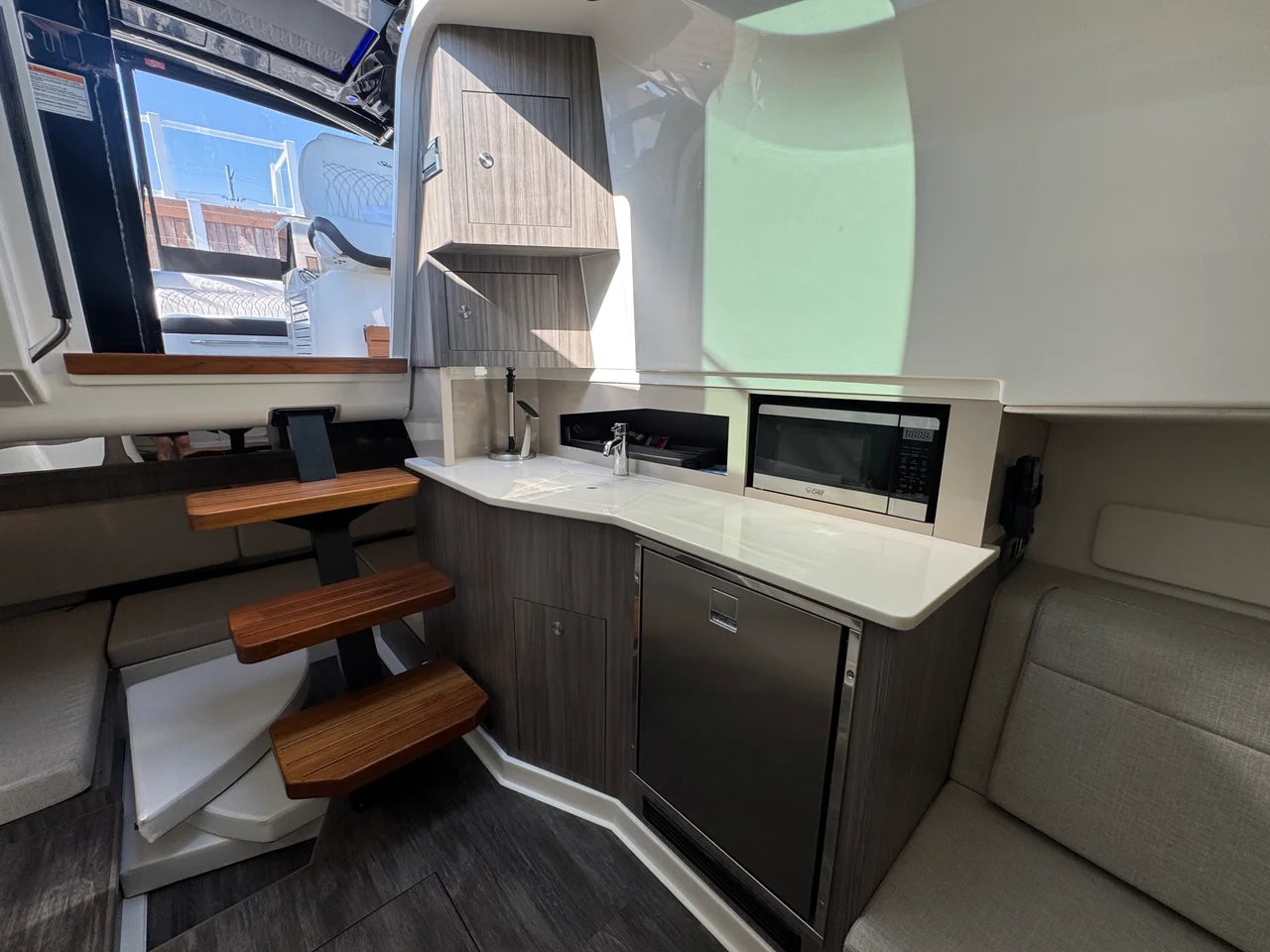 2025 Sea Ray 370 SUNDANCER OB 39.0 feet, Clearwater, Florida #32