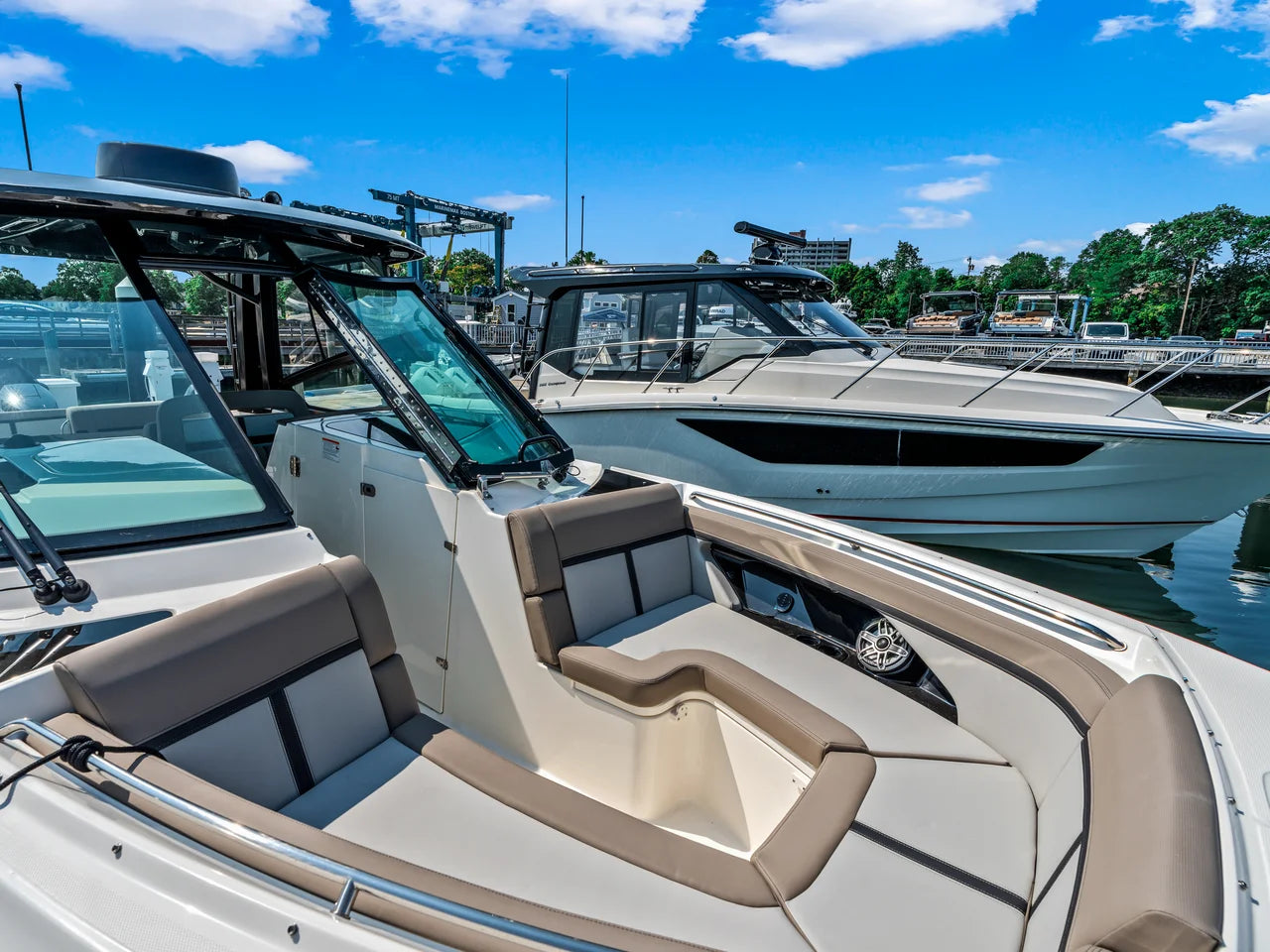 2026 Boston Whaler 330 Vantage 33.0 feet, Quincy, MA #34