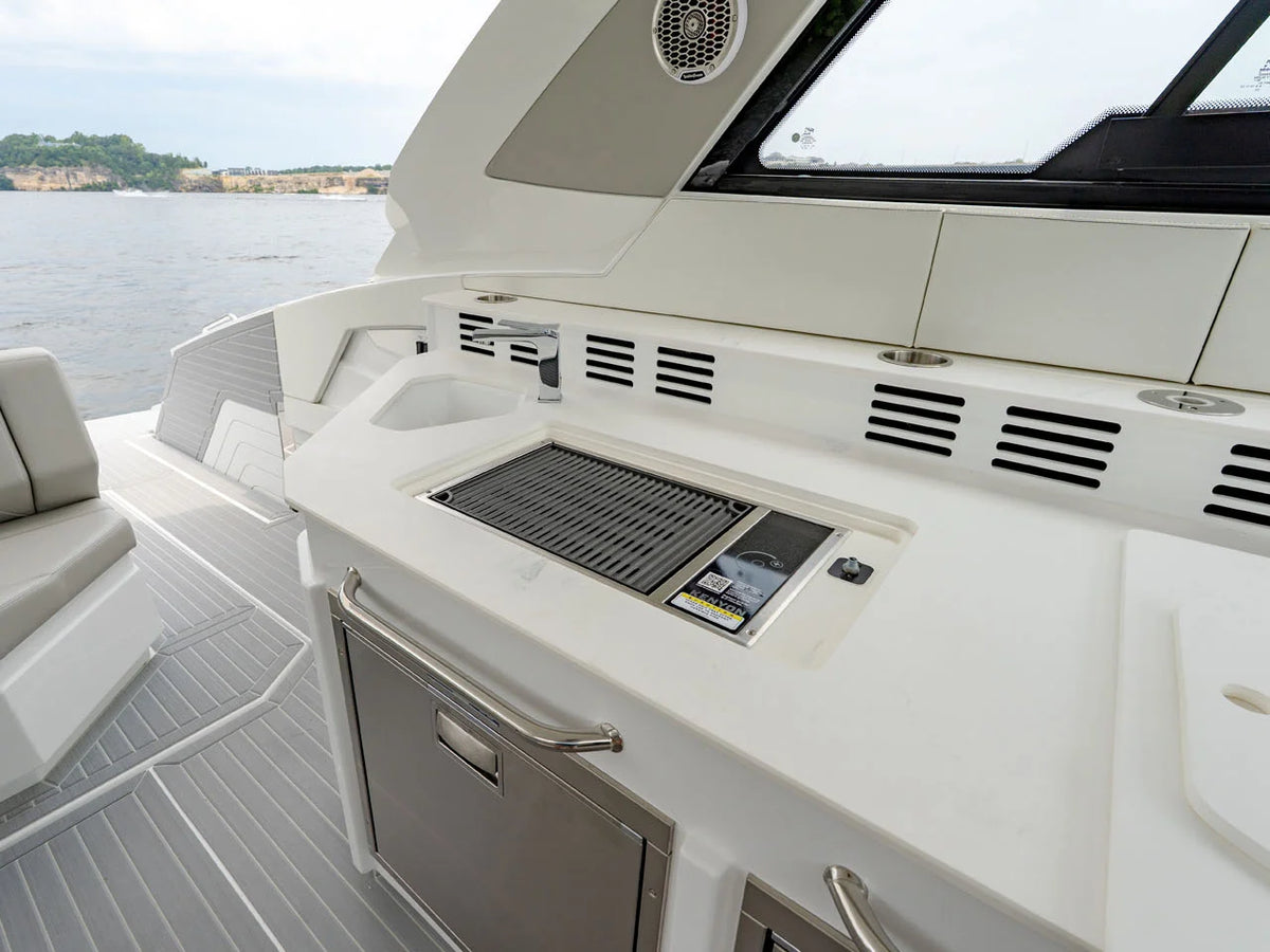 2027 Cruisers Yachts 42 GLS Outboard 42.0 feet, Lake Ozark, MO #23