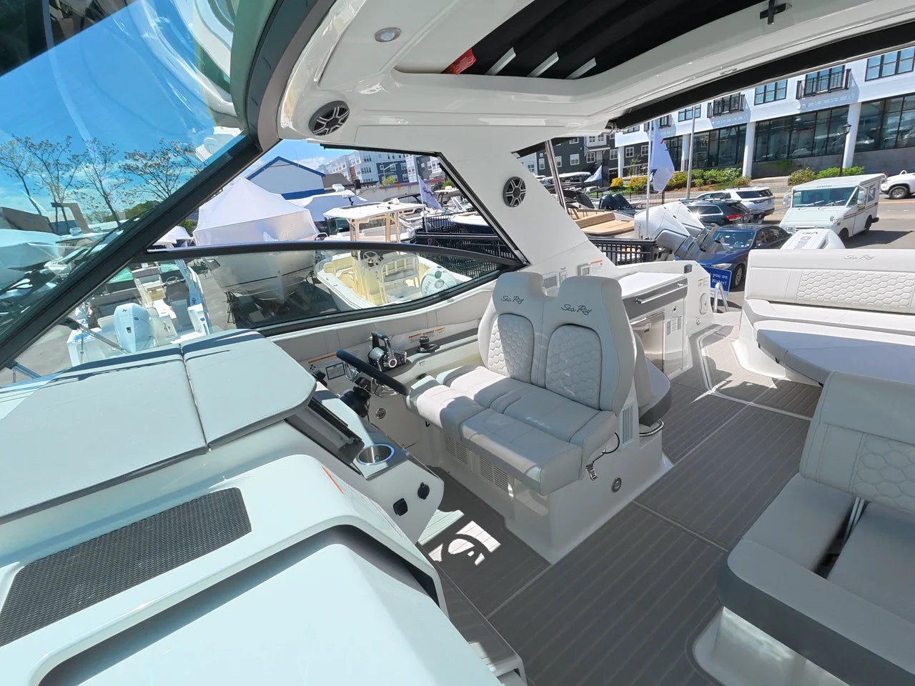 2026 Sea Ray Sundancer 320 Outboard 32.0 feet, Norwalk, Connecticut #23