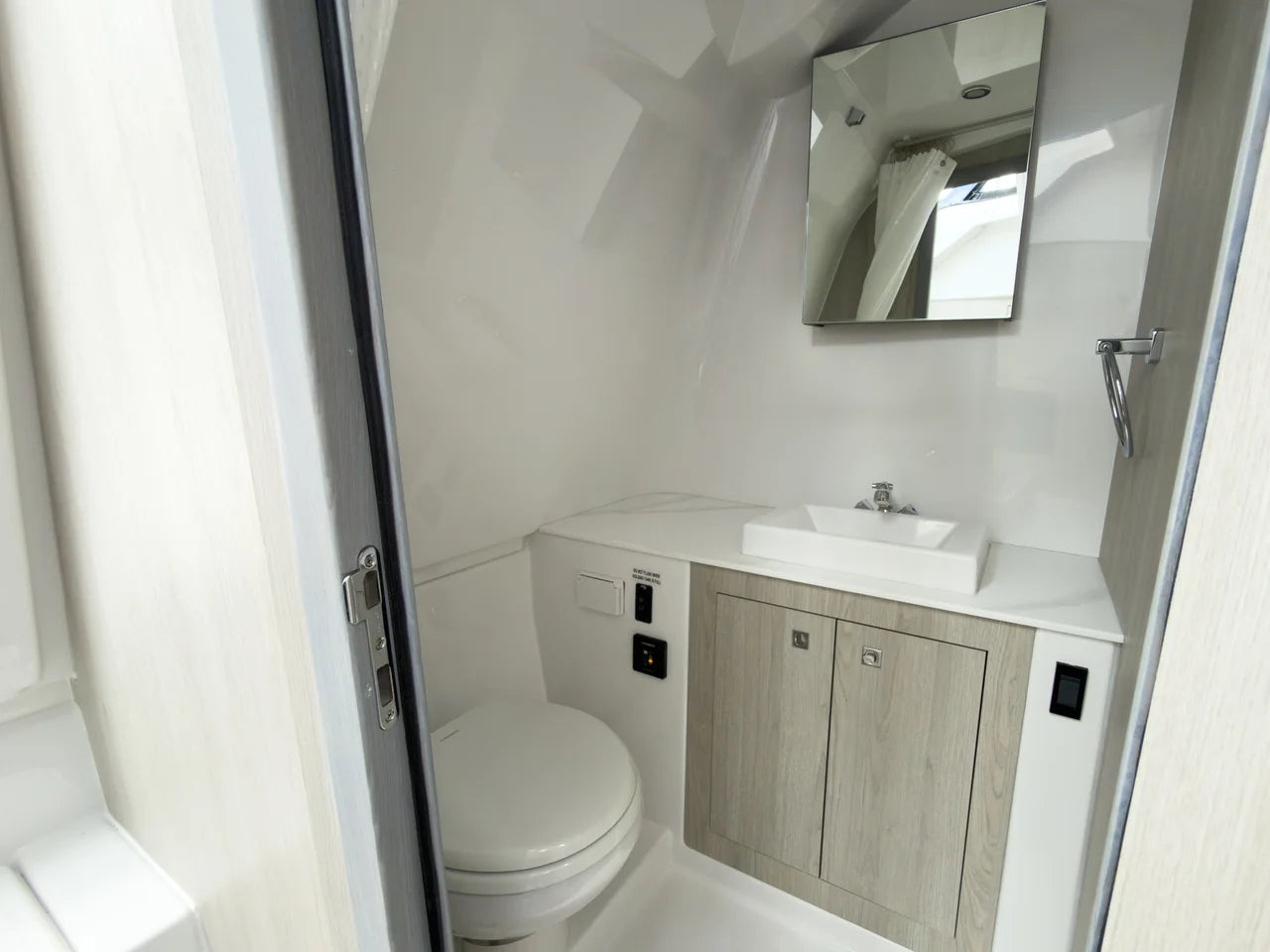 2026 Cruisers Yachts 38 VTR 38.0 feet, Fort Myers, FL #21