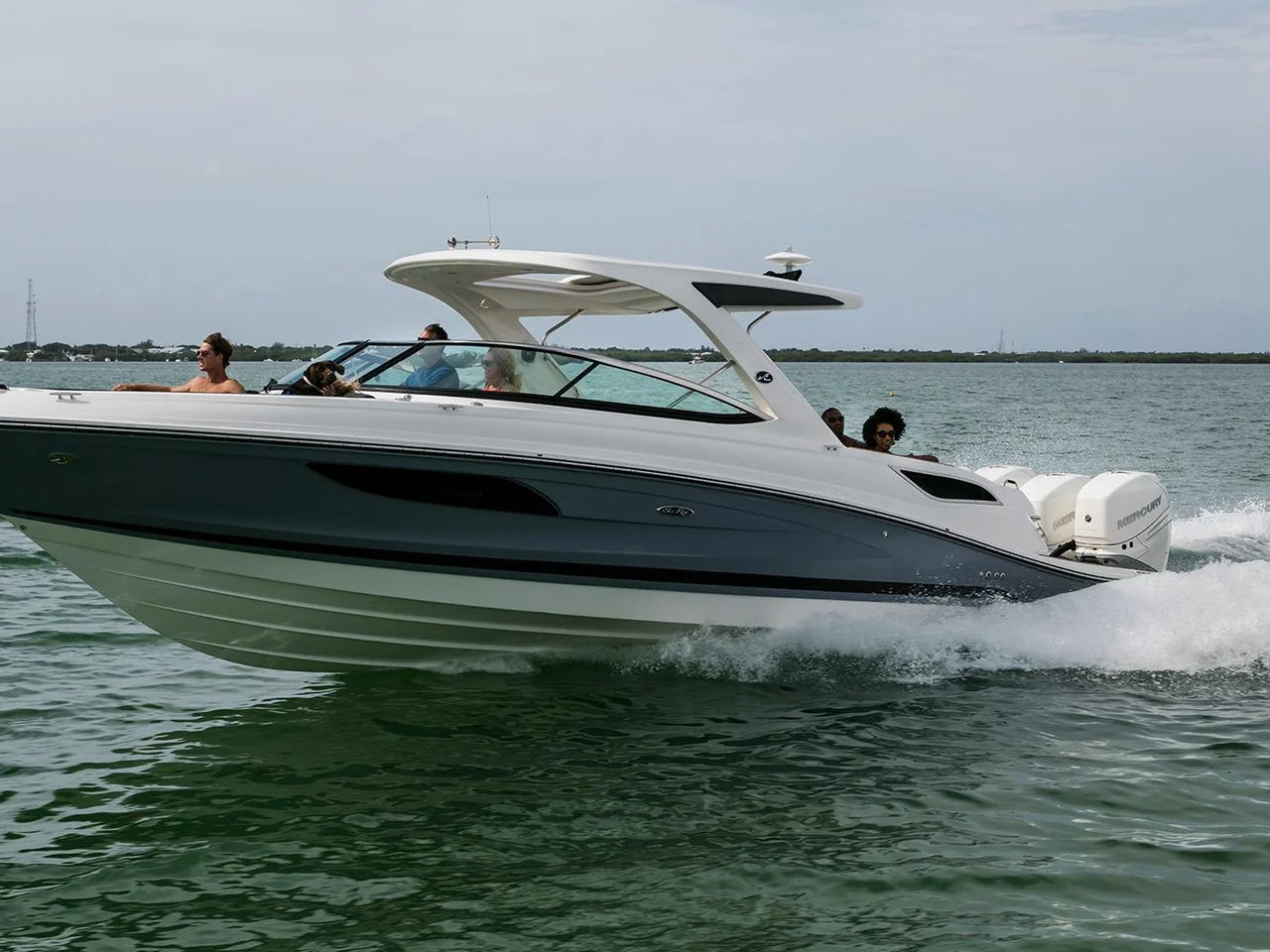 2025 Sea Ray SLX 350 Outboard 35.0 feet, Cornelius, North Carolina #2