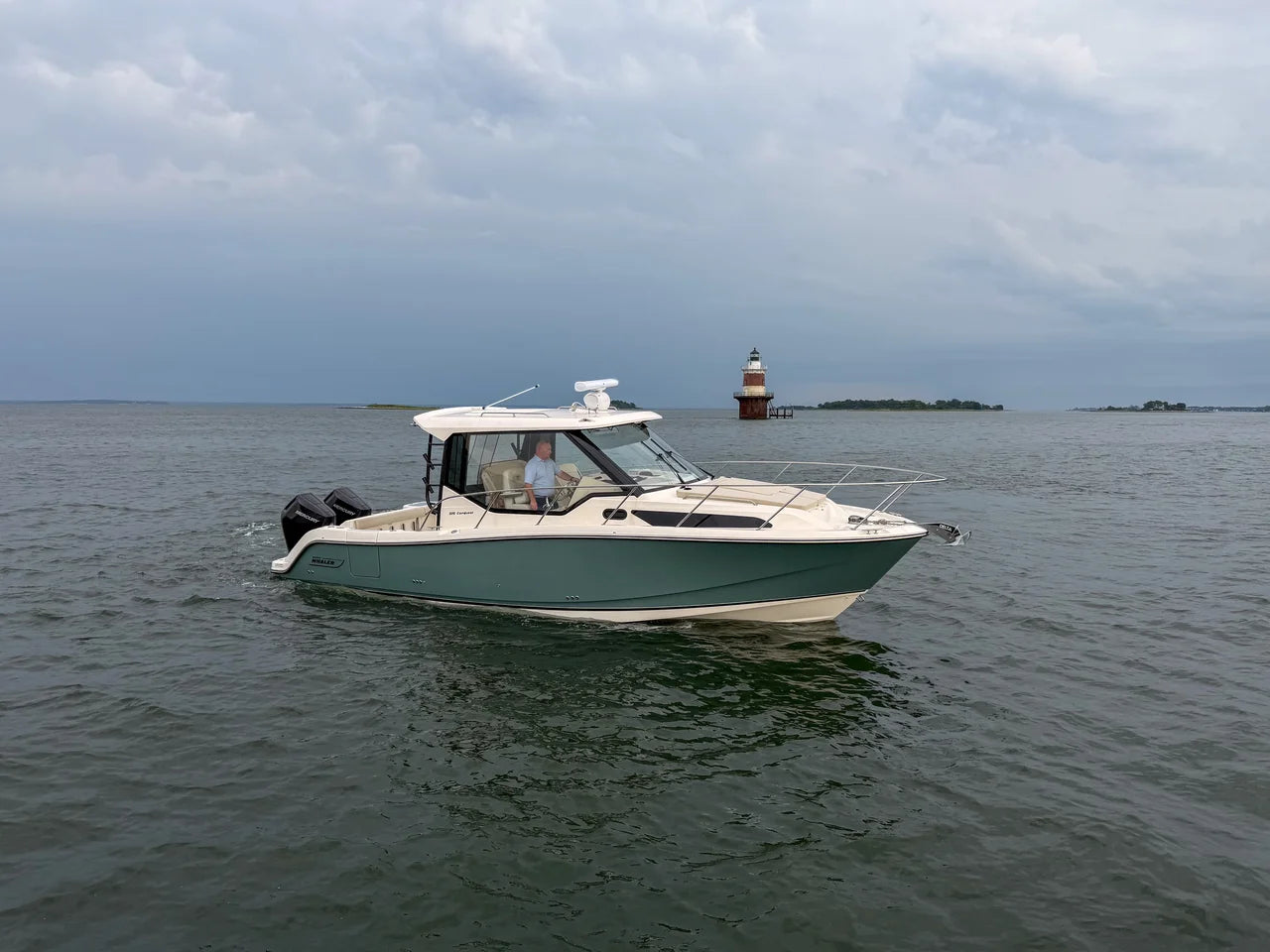 2027 Boston Whaler 325 Conquest 32.0 feet, Norwalk, Connecticut #2