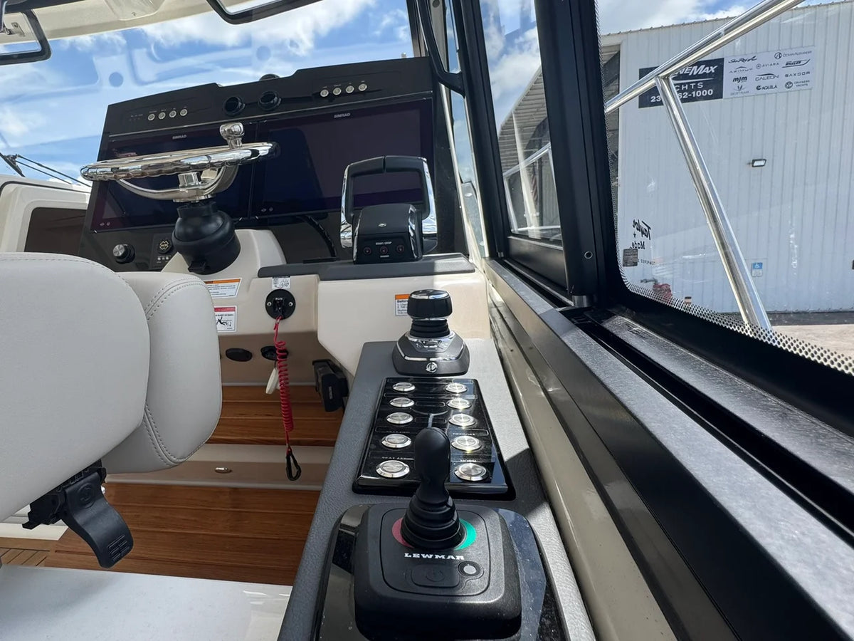 2025 Boston Whaler 365 Conquest 36.0 feet, Naples, Florida #25