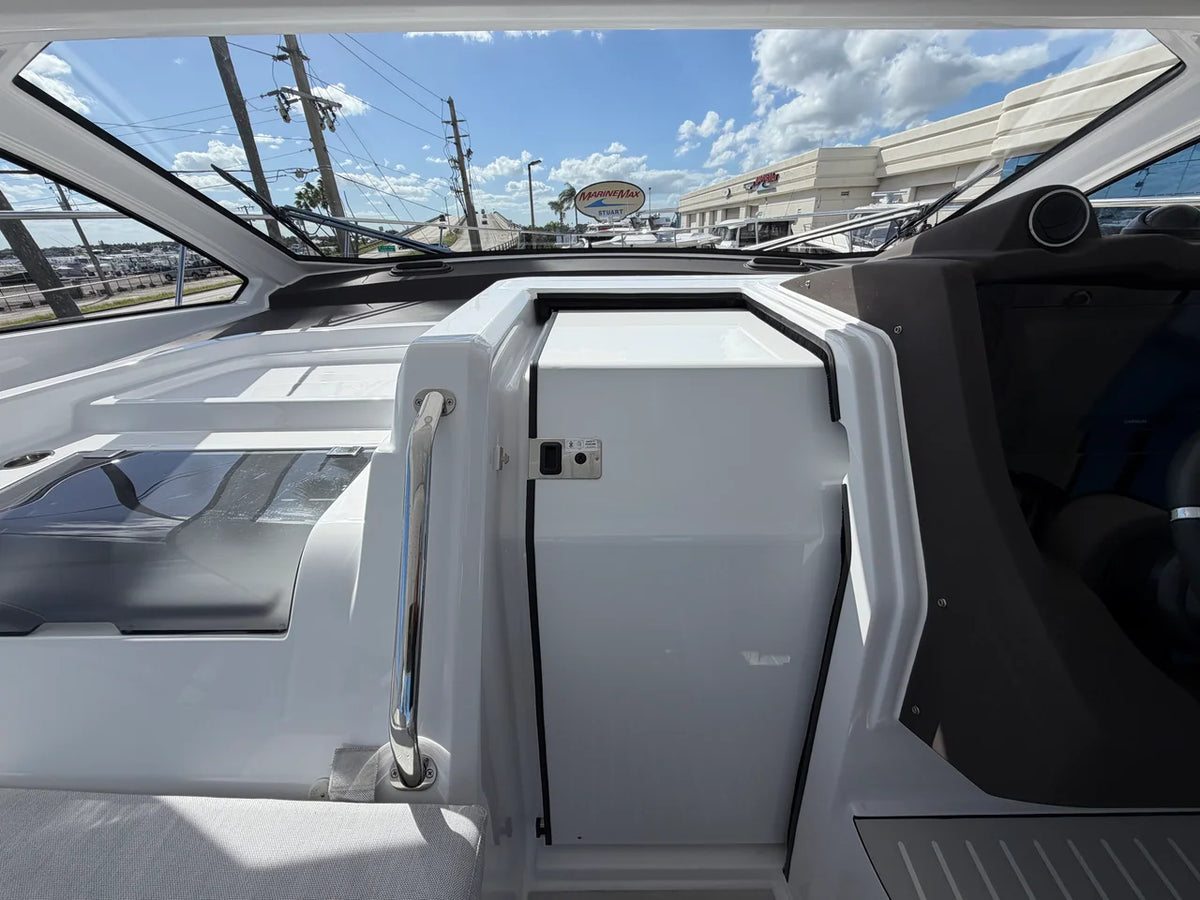 2027 Azimut A45 45.0 feet, Stuart, Florida #36