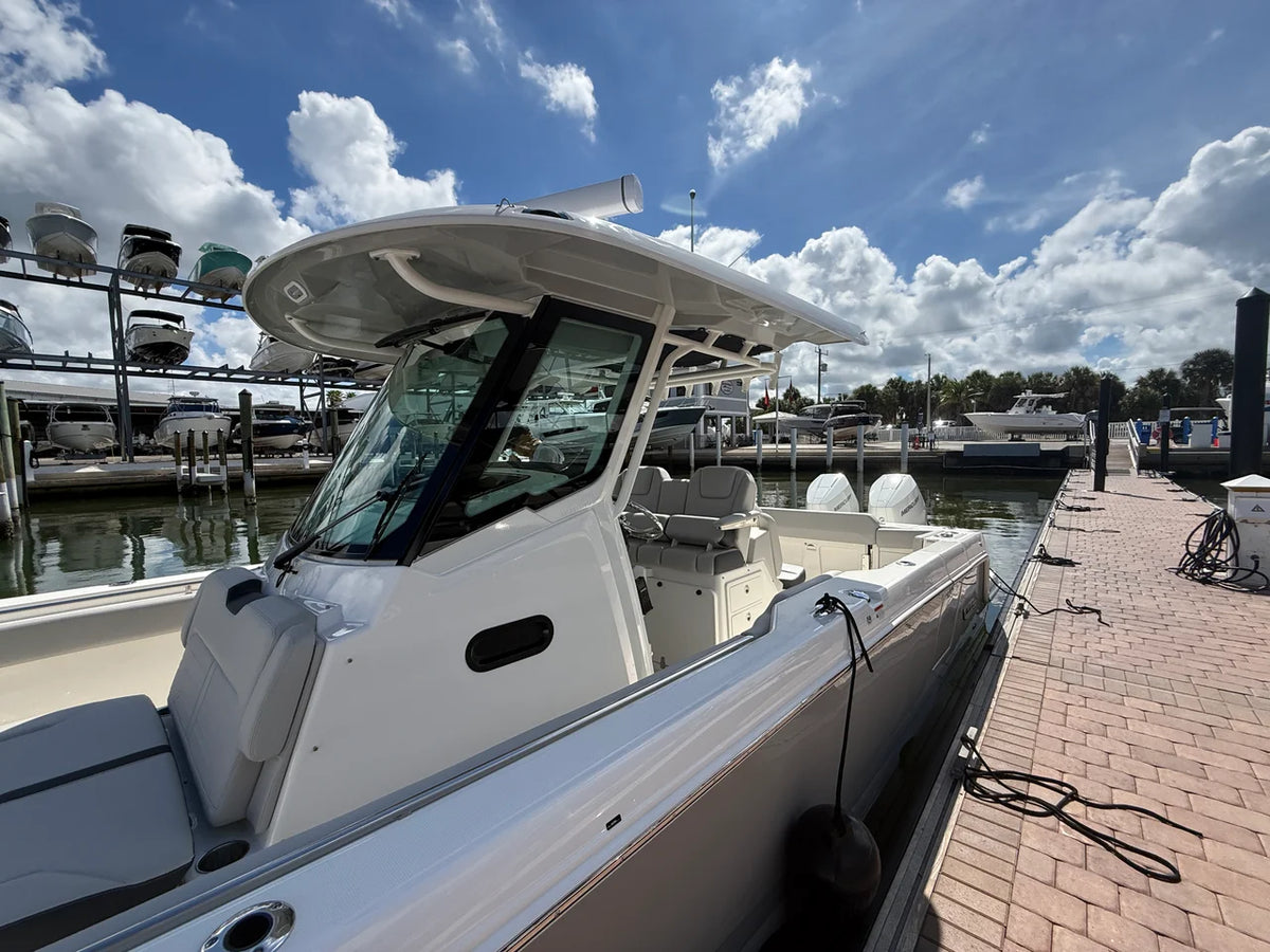 2026 Boston Whaler 330 Outrage 33.0 feet, Sarasota, FL #34