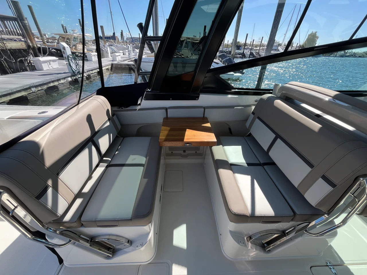 2025 Boston Whaler 330 Vantage 33.0 feet, Wakefield, RI #16